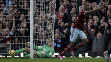 West Ham venceu o City com um goleiro, um artilheiro e a ajuda da trave