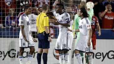 Na MLS, lance polêmico de mão na bola eliminou Whitecaps nos playoffs