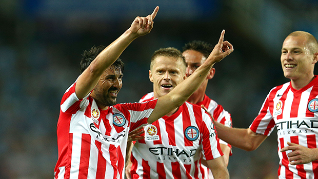 Gol de Villa, passe de Duff: poderia ter sido na d&eacute;cada passada, mas foi no Australian&atilde;o