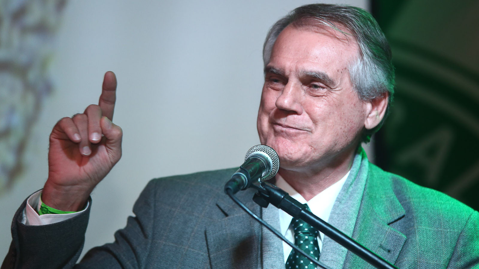 Situa&ccedil;&otilde;es de Coritiba e Santa Cruz v&atilde;o suar mais que a do Sport para continuar no poder