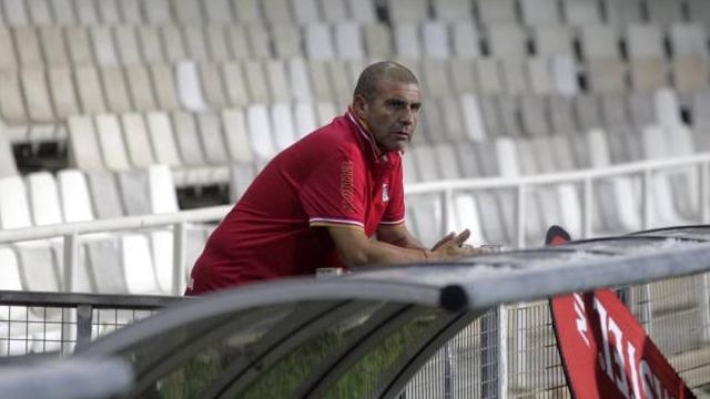 T&eacute;cnico comanda clube da terceirona espanhola por telefone, e de Montevid&eacute;u