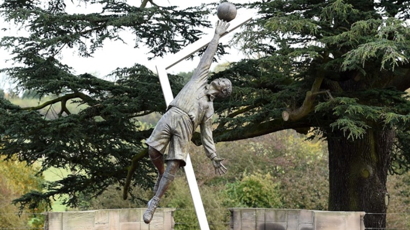 The statue of Arthur Wharton that has been unveiled at St. George's Park, Burton-upon-Trent. PRESS ASSOCIATION Photo. Picture date: Thursday October 16, 2014.See PA story SOCCER Burton. Photo credit should read Martin Rickett/PA Wire. RESTRICTIONS: Use subject to FA restrictions. Editorial use only. Commercial use only with prior written consent of the FA. No editing except cropping. Call +44 (0)1158 447447 or see www.paphotos.com/info/ for full restrictions and further information