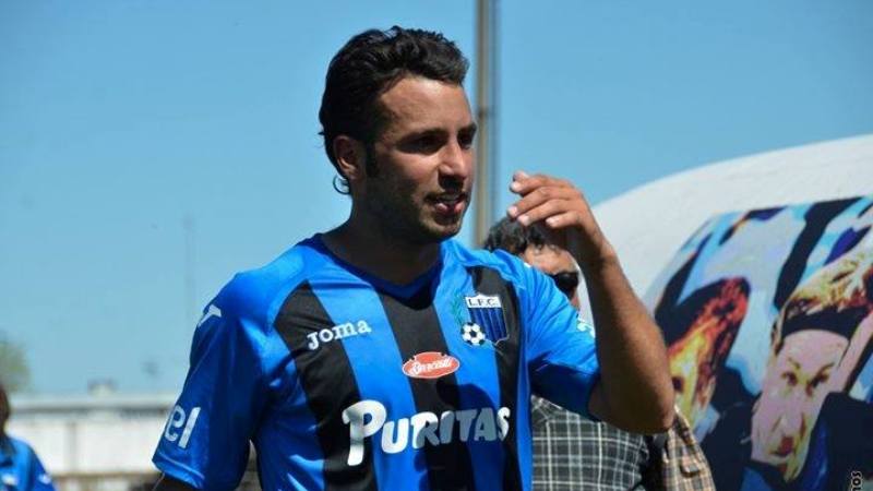 Zagueiro, poeta e militante: &lsquo;Paulo Andr&eacute; uruguaio&rsquo; quer mudar o futebol no pa&iacute;s