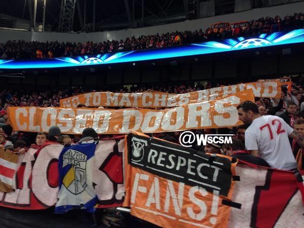 "N&atilde;o &agrave;s partidas com port&otilde;es fechados", diz a mensagem dos torcedores do Bayern no Etihad (Divulga&ccedil;&atilde;o/Twitter)