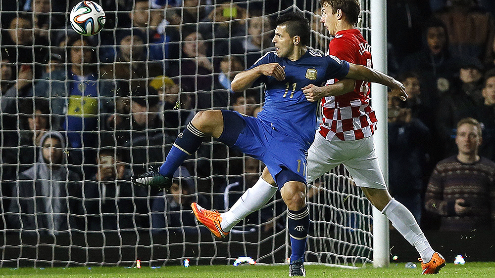 Se esse gol de Ag&uuml;ero foi legal, entendemos cada vez menos a nova regra de m&atilde;o na bola