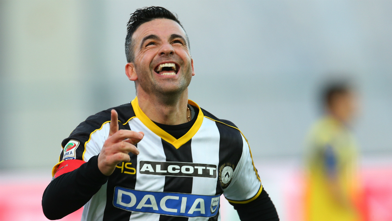 Di Natale marca, chega a 200 gols na Serie A, mas n&atilde;o evita trope&ccedil;o da Udinese em casa contra o Chievo: 1 a 1 (Foto: AP)