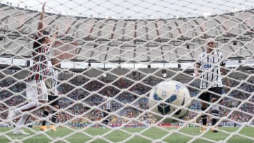 Corinthians não tomava cinco gols duas vezes no ano desde 1961