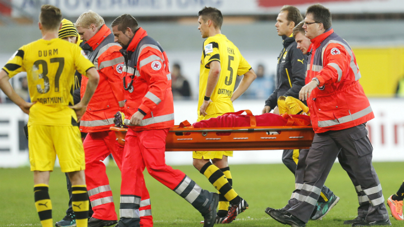 Pouco azar? Dortmund deixa vitória escapar e ainda perde Reus, lesionado