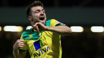 Que tal marcar um golaço no seu jogo 200 pelo clube? Martin conseguiu pelo Norwich