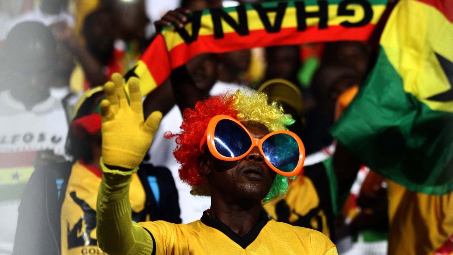 A torcida de Gana faz a festa durante a CAN