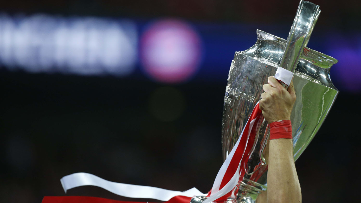 Como o Esporte Interativo conseguiu adquirir os direitos da Champions League