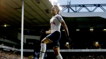[Vídeo] O Tottenham levou as regras do futebol ao extremo para marcar este gol