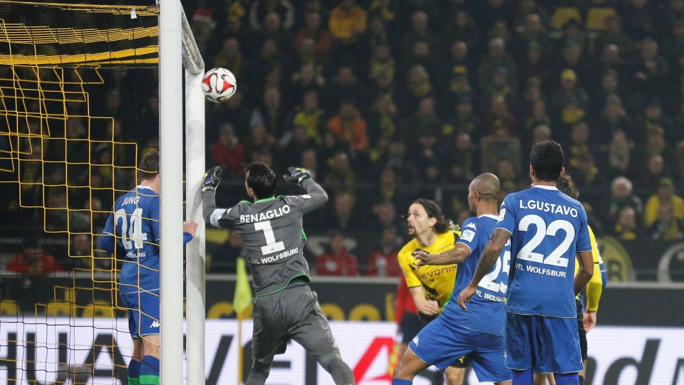 N&atilde;o, essa cabe&ccedil;ada de Subotic n&atilde;o entrou