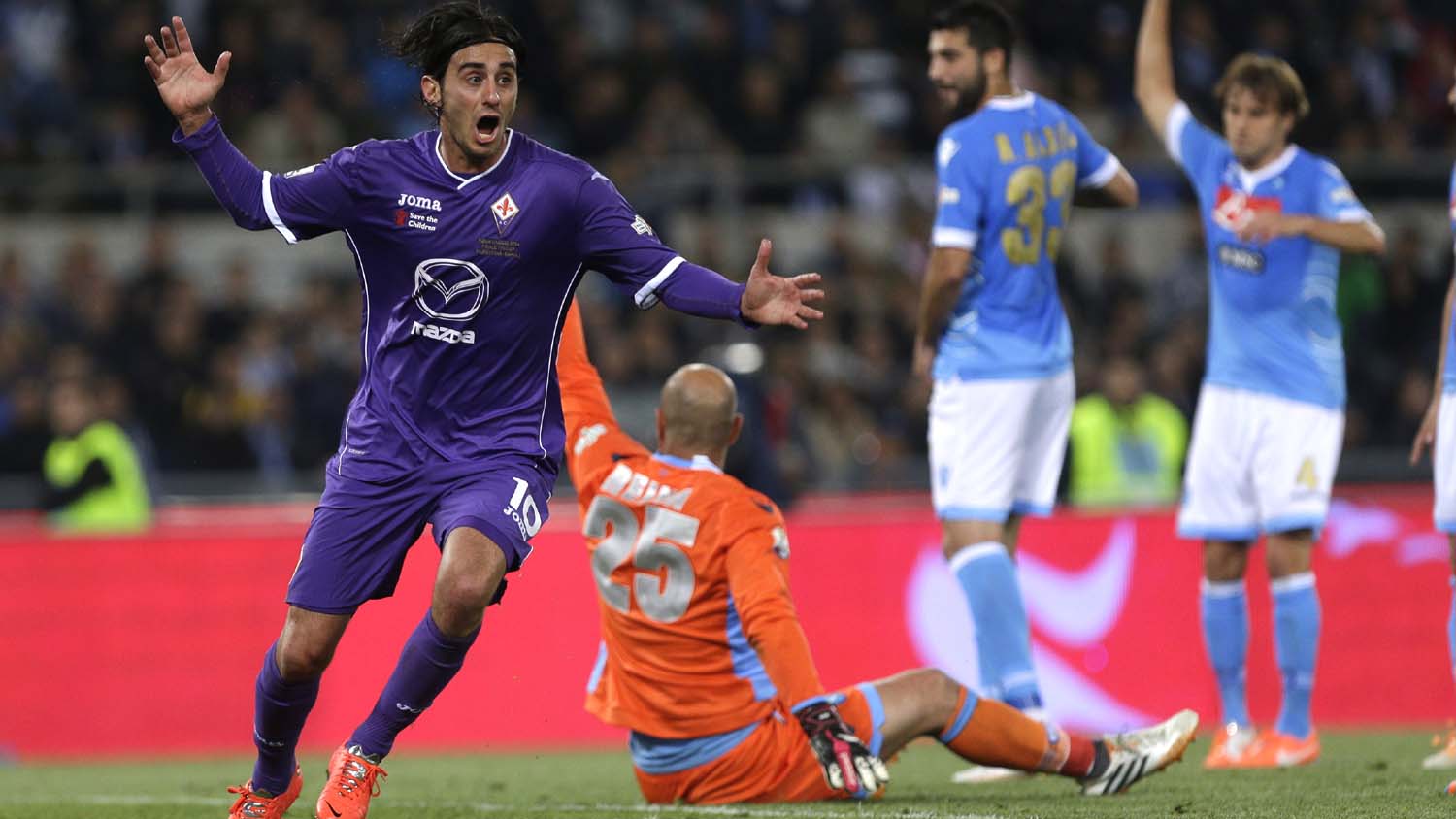 Alberto Aquilani, 30 anos, Fiorentina, meia: Aquilani teve as suas chances em clubes grandes e n&atilde;o correspondeu, mas tem qualidade e, bom, sairia de gra&ccedil;a. (Foto: AP)