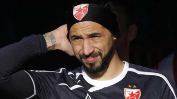 O troféu de frango do fim de semana fica com esse goleirão da Bélgica