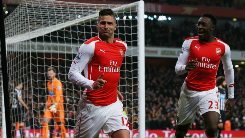 Fala e faz: Giroud salva Wenger logo ap&oacute;s sair em defesa do treinador