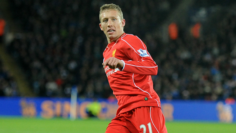 Ap&oacute;s sofrer com seguidas les&otilde;es e a consequente perda de espa&ccedil;o no Liverpool, Lucas Leiva come&ccedil;a a ter chances, mas pode estar de sa&iacute;da para a Internazionale. Roberto Mancini, que chegou h&aacute; pouco tempo em Mil&atilde;o, quer o volante j&aacute; para este m&ecirc;s de janeiro (AP Photo/Rui Vieira)