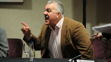 Político tem uma teoria sobre a fase do Liverpool: punição divina por apoiar os gays