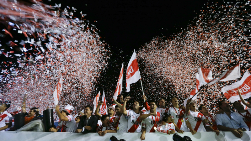 River Plate fechou 2014 especial com t&iacute;tulo da Sul-Americana (Foto: AP)