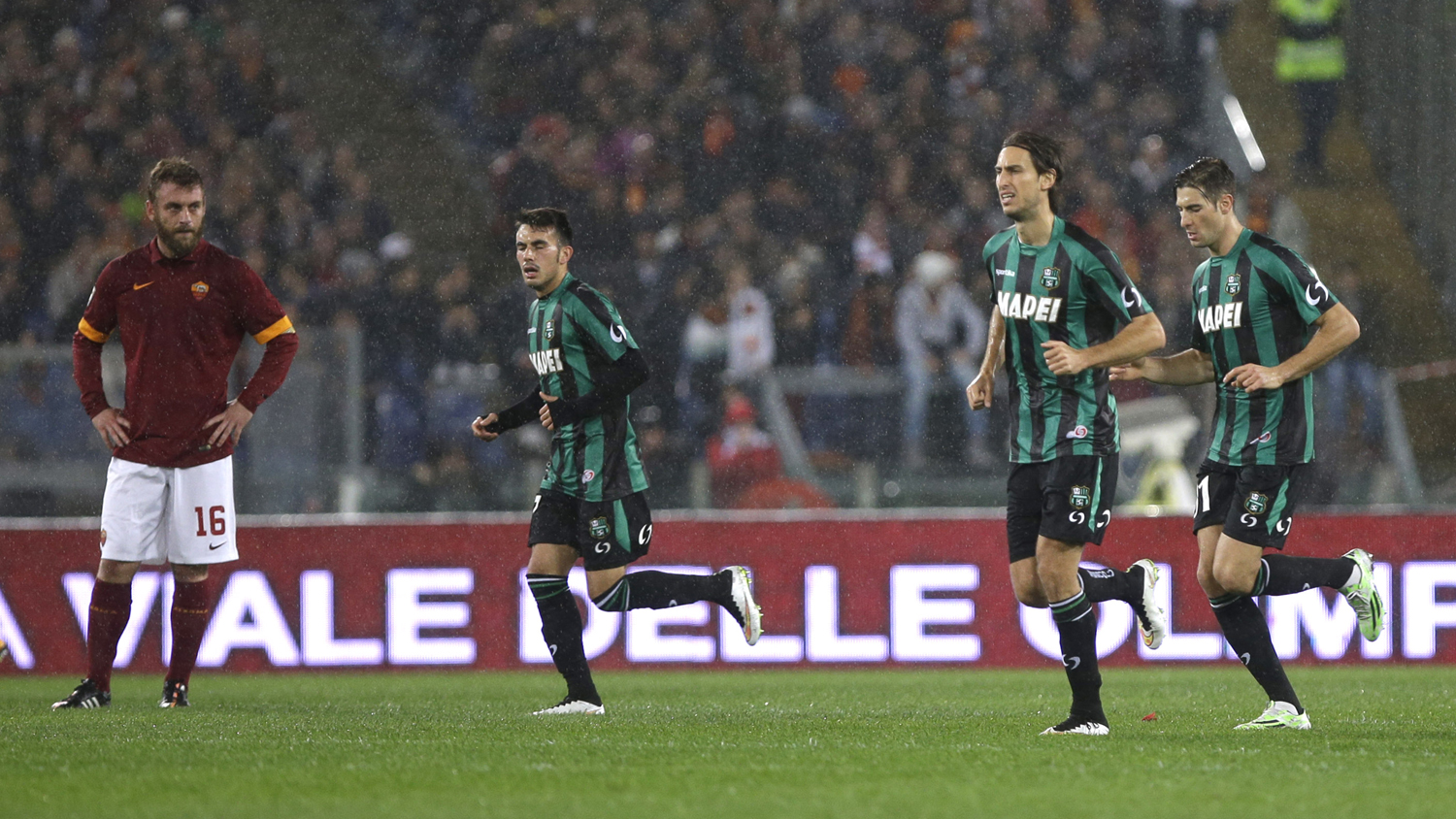 Uma falha bizarra de De Sanctis, e a Roma perdeu a chance de encostar na Juventus