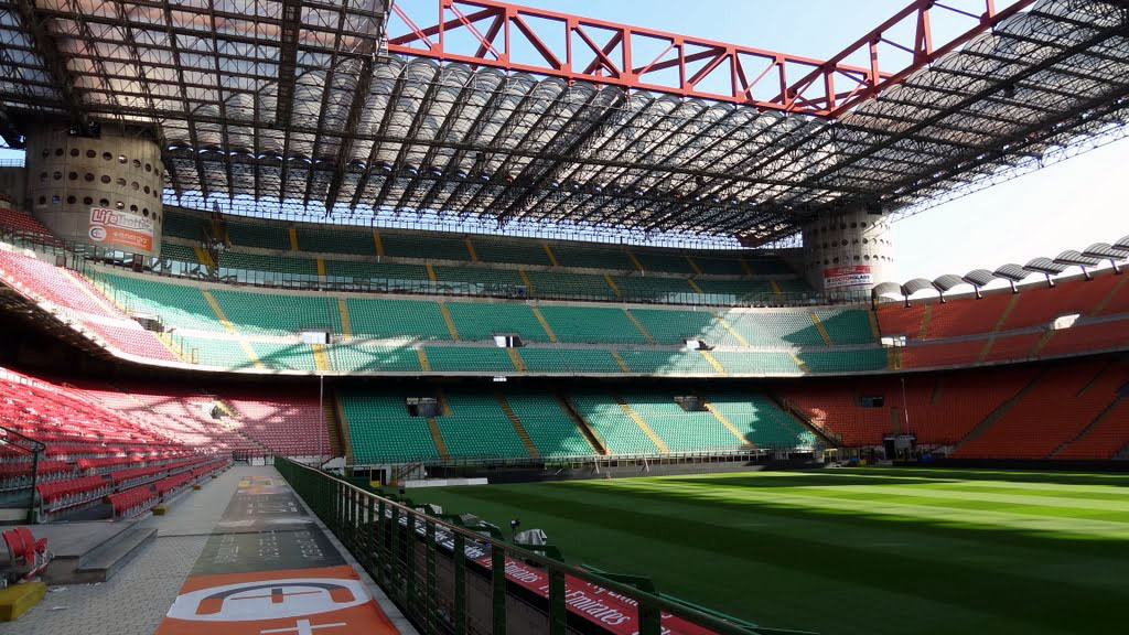 San Siro ser&aacute; modernizado e ter&aacute; arquibancadas mais pr&oacute;ximas ao campo