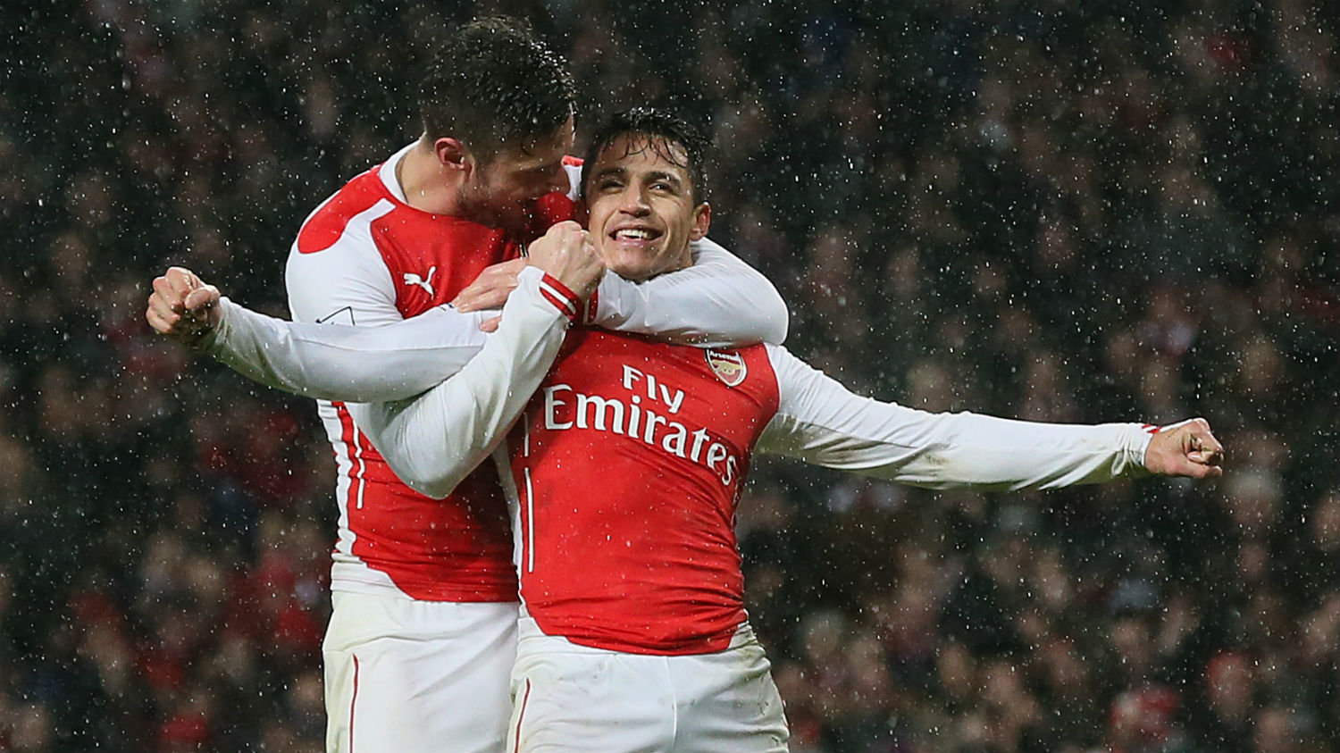 Sánchez perdeu pênalti, mas decidiu para o Arsenal. Mais uma vez