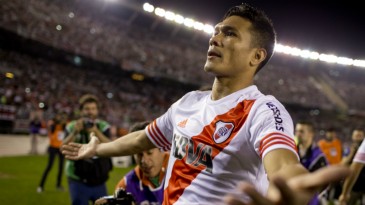 Estava na hora de o Rei da América não vir do Brasil, e Teo Gutiérrez fez por merecer