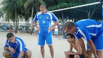 José Aldo mostrou que também sabe dar show com a bola nos pés