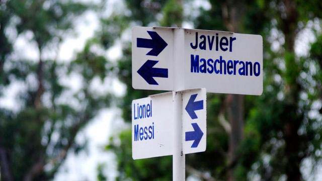 Ruas de bairro argentino ganharam os nomes dos her&oacute;is da Copa-2014. At&eacute; de Higua&iacute;n