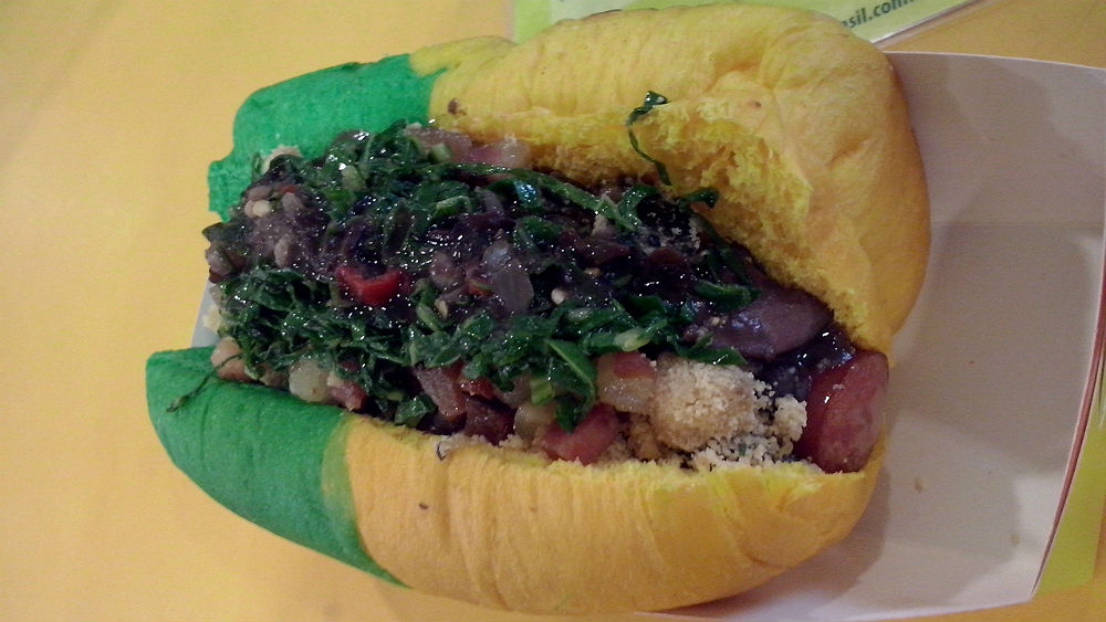 Sim, senhores, um cachorro-quente de feijoada