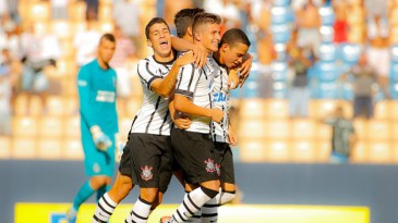 Foi a vez do goleiro do Corinthians brilhar para o rei da Copinha levar mais uma