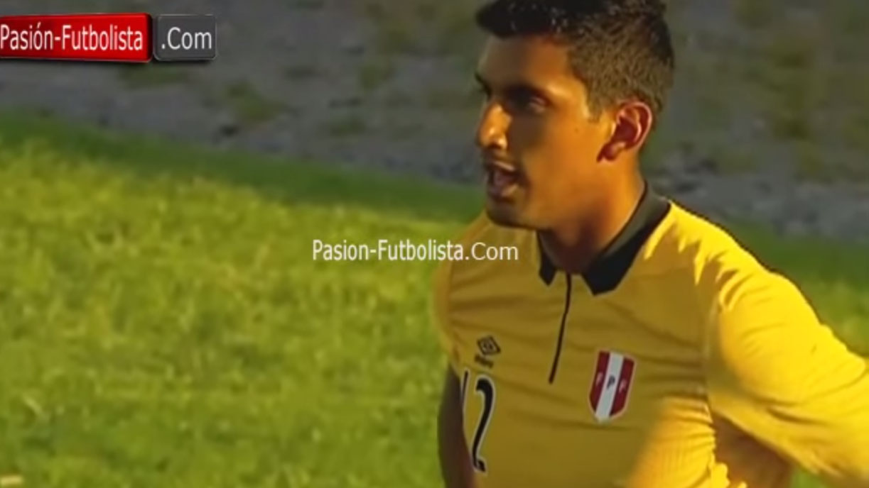 Goleiro sub-20 do Peru aprendeu a nunca tentar dominar a bola em cima da linha
