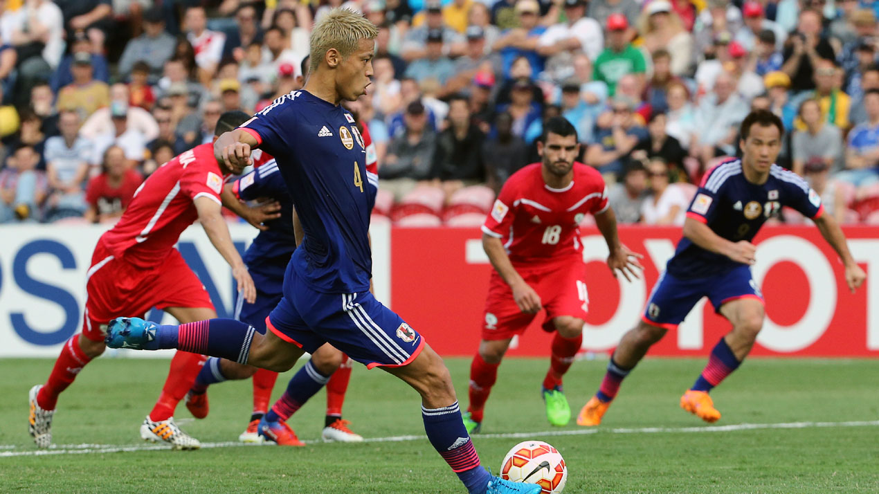 Palestina sentiu o gosto da Copa da Ásia logo contra o favorito Japão. E foi goleada