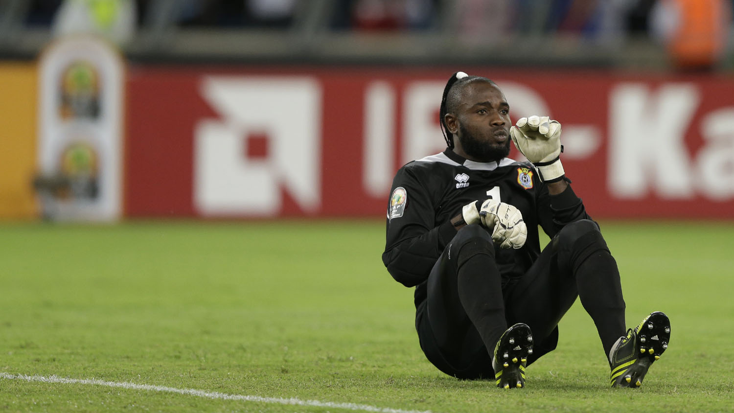 Kidiaba estar&aacute; presente pelo Congo (Foto: AP)