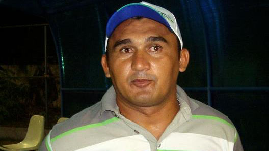 Primeiro t&eacute;cnico demitido em 2015 chama-se Paulo Rossi e deu uma banana &agrave; diretoria (s&eacute;rio)