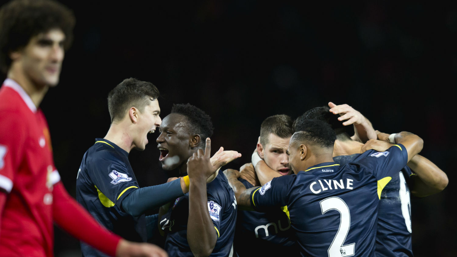 Southampton se mant&eacute;m no topo, agora com uma novidade: vence confrontos diretos