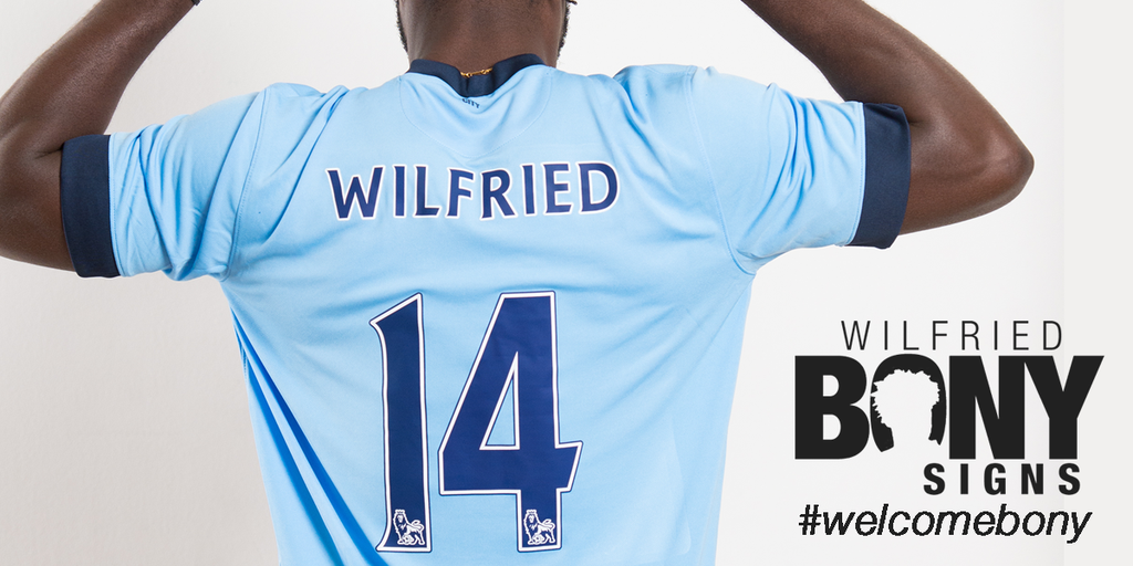 Wilfried Bony com a camisa do Manchester City (Foto: divulga&ccedil;&atilde;o)