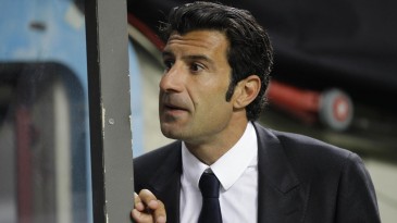 Figo pode ser um candidato sério, mas oposição dividida é o sonho de Blatter