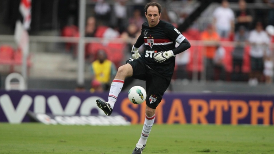 Nada de defesas ou gols: nos 42 anos de Rog&eacute;rio Ceni, veja os melhores dribles do goleiro