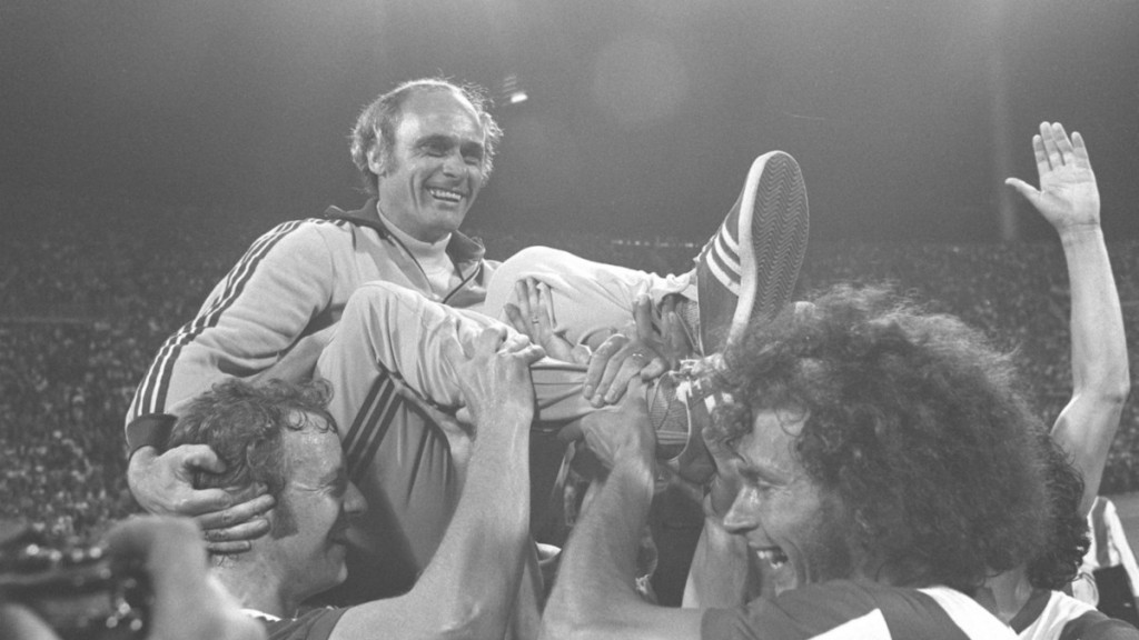 80 anos de Lattek, t&eacute;cnico que tornou o Bayern gigante e venceu a Europa de todas as formas