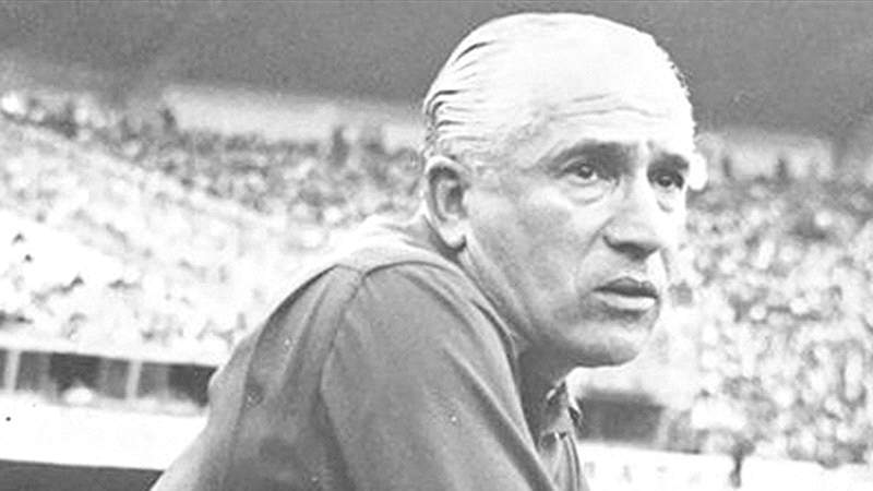 Artilheiro do Mundial de 30, St&aacute;bile tamb&eacute;m foi t&eacute;cnico do tima&ccedil;o que nunca p&ocirc;de ganhar a Copa