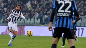Após uma semana difícil, Pirlo calou os críticos com a velha maestria e um golaço