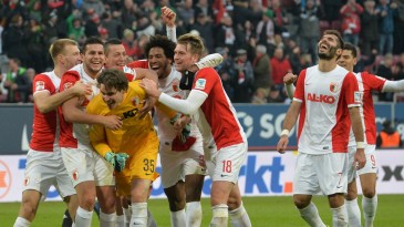 Tem coisas que só acontecem com o Leverkusen, como tomar um gol de goleiro aos 49 do 2º