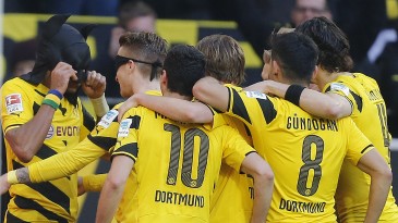 Dupla dinâmica do Dortmund quebra muralha azul e lidera o massacre no clássico