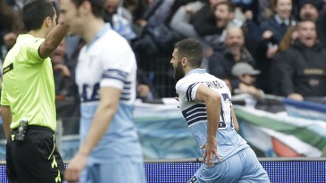 Candreva fez golaço e saiu machucado ao comemorar com os torcedores