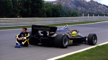 Governo vai tirar o nome de Senna do autódromo de Goiânia, e lembramos como o futebol sofre com isso