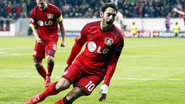 Surpresa: Çalhanoglu domina lista de gols de falta mais bonitos da Bundesliga