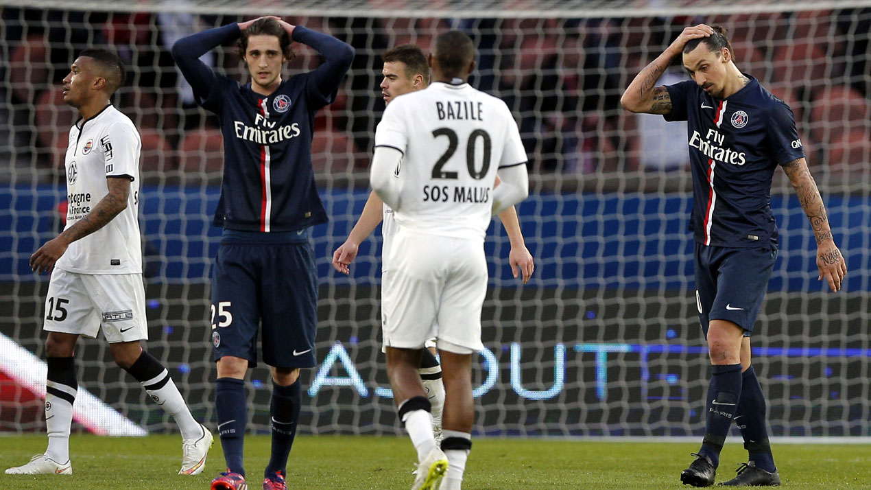 Ibra faz gol de kung fu, mas quem sofre &eacute; o PSG com cinco machucados e empate nos acr&eacute;scimos