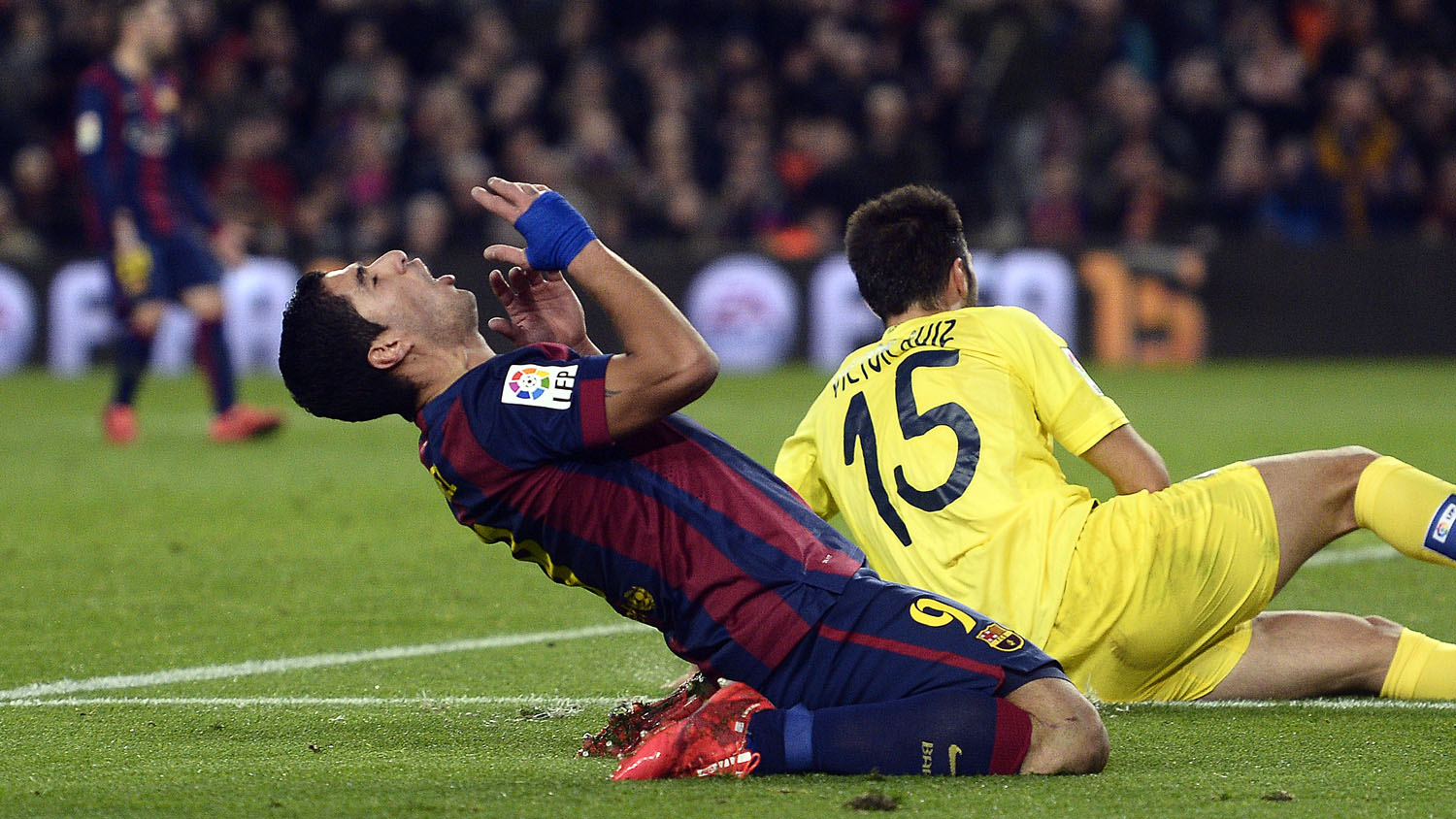 Nem Pelé e nem Suárez fizeram aquele golaço do meio-campo (mas foi quase)