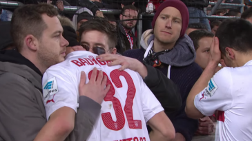 Torcida do Stuttgart mostrou como se trata um novato que comete uma falha